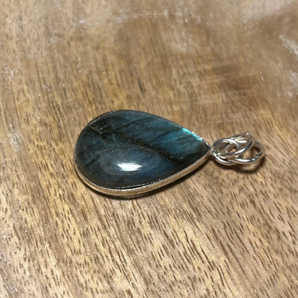 Labradorite Sterling Silver Tear Drop Pendant - Picture 8 of 16